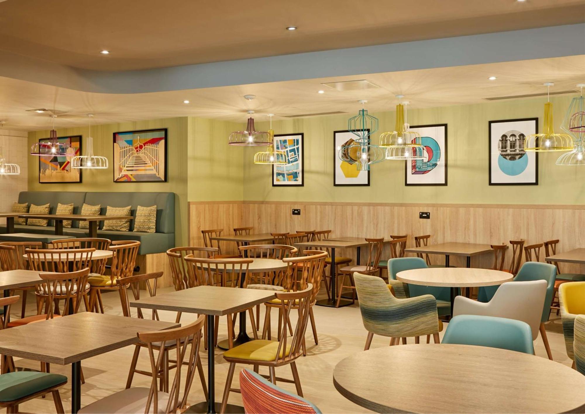 Hampton By Hilton Dublin City Centre エクステリア 写真